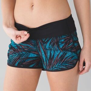Lululemon Speed Short Palm Lace Tofino Teal Multi / Black Size 6